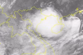 Bão số 4 - Bebinca bẻ ngược hướng di chuyển vào vịnh Bắc Bộ