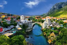 Tung ra nhiều tour du lịch mang đậm sắc thu