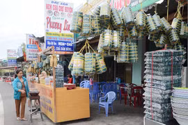 Ai về Bình Định ăn nem…