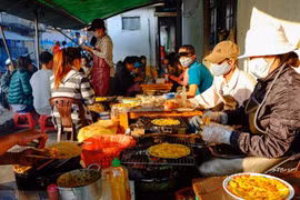 Ấm áp chợ đêm Đà Lạt