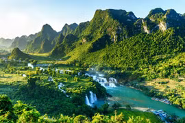 Cảnh sắc Việt Nam đẹp kỳ vĩ nhìn từ trên cao