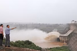 Xả lũ các hồ thủy điện trên dòng Sê San: Chặt chẽ, đúng quy trình
