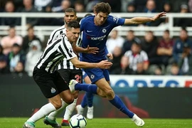 Chelsea thắng nghẹt thở Newcastle để giành ngôi nhì bảng