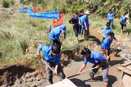 Góp sức trẻ xây dựng quê hương