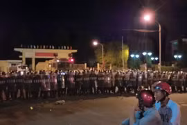 Khởi tố thêm 17 bị can trong vụ đốt phá trụ sở tỉnh Bình Thuận