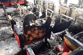 Sau tiếng nổ lớn, hội trường UBND xã bốc cháy, thiệt hại hơn nửa tỷđồng