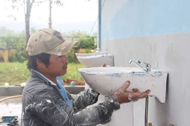 Xã hội hóa nhà vệ sinh trường học
