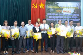 Tuyên dương 10 doanh nghiệp và 51 lái xe an toàn