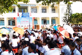 Điểm sáng "Giỏi việc nước, đảm việc nhà"