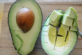 Lợi ích khi ăn quả bơ