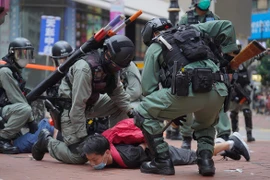 Dọa Hong Kong, Bắc Kinh vẫn lo