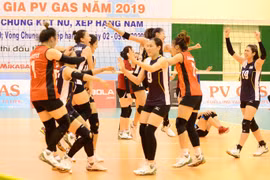 Tháng 6, bóng chuyền trở lại