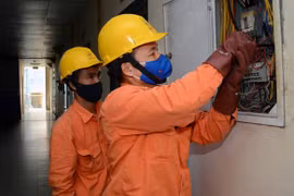 Bộ Công thương xin hoãn sửa biểu giá điện vì dịch COVID-19