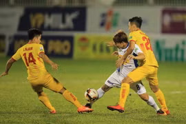 Hậu Covid-19, vé xem DNH.Nam Định đấu HAGL giá bao nhiêu?