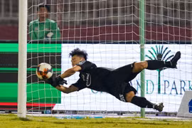 Thầy Park có đánh 'canh bạc' với thủ môn Bùi Tiến Dũng?