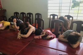 10 nam, nữ 'bay lắc' ma túy xuyên đêm rồi "chất" lên một ô tô 4 chỗ