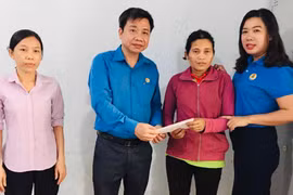 Ayun Pa: Trao quà cho đoàn viên khó khăn trong tháng Công nhân 2020