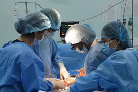 Cứu sống thai nhi có 6 vòng dây rốn quấn chặt quanh người