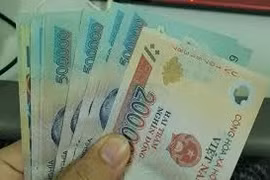 Hàng trăm người dân tố 2 phụ nữ "ôm" 13 tỉ đồng tiền hụi bỏ trốn