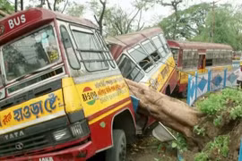 Siêu bão làm 95 người thiệt mạng ở Ấn Độ, Bangladesh