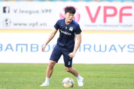 Xuân Trường tái xuất, fan HAGL bứt rứt chờ đợi