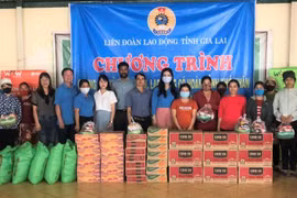 Tặng 1.350 suất quà cho công nhân, lao động có hoàn cảnh khó khăn