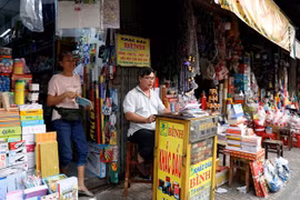 Bán ký thịt, bộ quần áo... đã phải đóng thuế