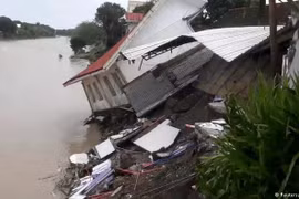 Bão Usman tràn vào Philippines ngay trước thềm Năm mới, 68 người thiệt mạng