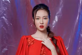 Trang phục đính hoa cho mùa lễ hội