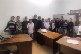 Bắt 15 nghi can đánh bạc bằng hình thức đá gà ở Đắk Lắk