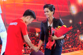 Hoa hậu H'Hen Niê: Chờ 'tình yêu sét đánh' để yêu một cầu thủ ĐTVN