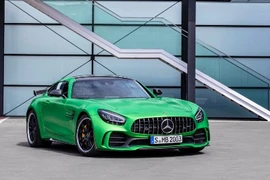 Mercedes-AMG nâng cấp GT Coupe và Roadster