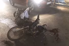 Gia Lai: Xe máy tông người đi bộ, 2 người bị thương nặng