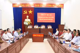 Quán triệt chuyên đề"Học tập và làm theo tư tưởng,đạo đức,phong cách HCM"