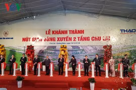 Thủ tướng cắt băng khánh thành nút giao vòng xuyến 2 tầng tại Quảng Nam