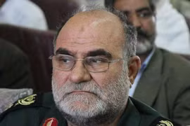 Lau súng, tướng Iran vô tình bắn vào đầu tử vong