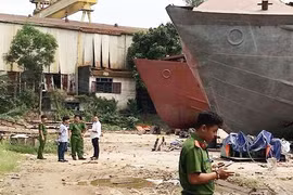 Nổ tại xưởng đóng tàu ở quận 7, ít nhất 3 người thương vong