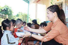 Hết lòng với học trò vùng biên