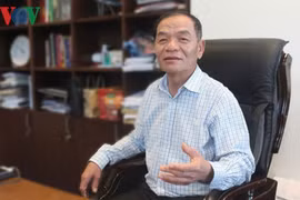 Khó chặn được "tham nhũng vặt" khi lương cán bộ không đủ sống?