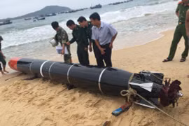 Ngư dân vớt được vật thể lạ có chữ Trung Quốc nghi ngư lôi