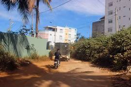 Pleiku: Đoạn cuối đường Bà Triệu hư hỏng nặng