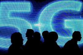 Smartphone màn hình gập được và 5G bùng nổ vào năm 2020