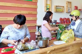 Kinh doanh online kết hợp truyền thống: Hướng khởi nghiệp hiệu quả