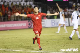 Đánh bại Philippines, tuyển Việt Nam tiến gần chung kết AFF Cup sau 10 năm