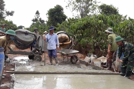 Làng Bui: Phấn đấu về đích nông thôn mới