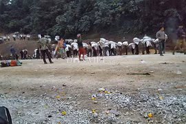 "Thiên đường" hàng lậu Tân Thanh: Những đồng tiền có vị mặn chát