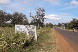 Biển báo giao thông bị biến dạng