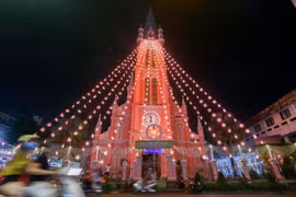 Nhà thờ gần 150 tuổi ở Sài Gòn trước ngày Giáng sinh