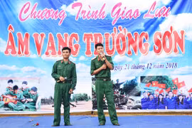 Giao lưu văn nghệ "Âm vang Trường Sơn"