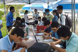 Dòng chảy ly hương nơi đất chín rồng: Nghịch lý cung - cầu